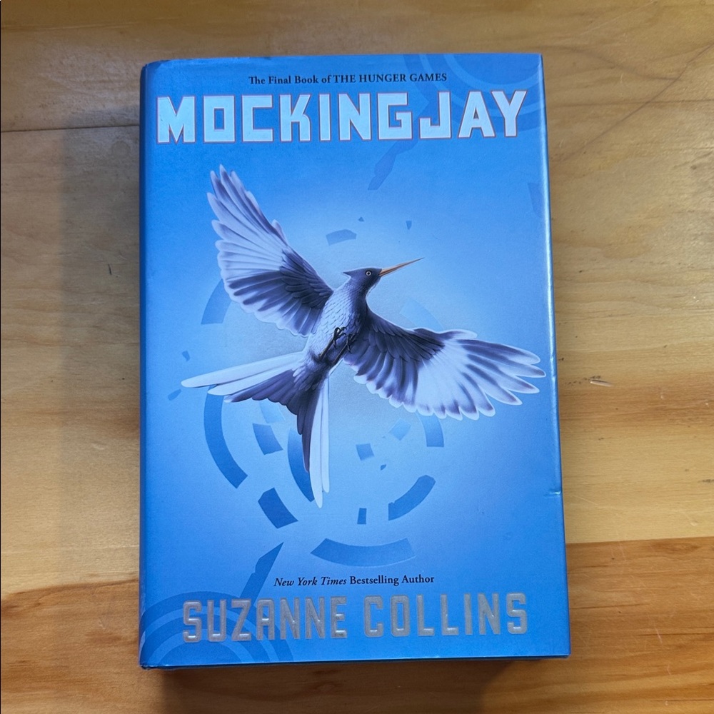 🌈2/$8  Mockingjay #3 in the Hunger Games Series